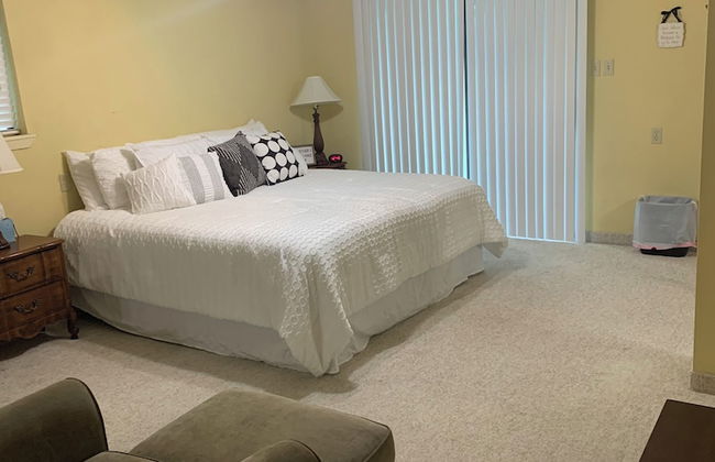 Camelot Village LLC - Foto 1