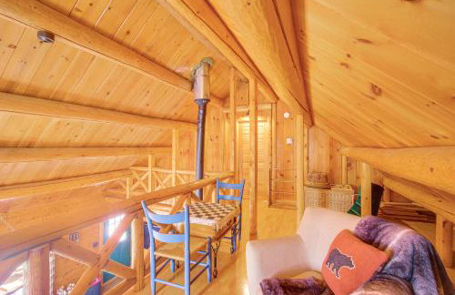 Andover Cabin Retreat with Hot Tub and Fireplace! - Foto 18