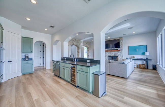 Luxury Lakefront Home-private Dock - Dipping Pool! - Foto 18