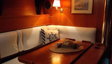 Dormire in Barca a Vela - Foto 2