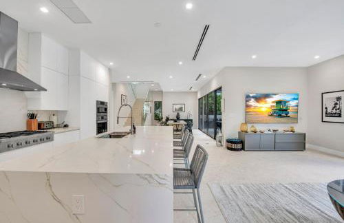 Villa in Coral Gables with Pool Jacuzzi Game Room - Foto 11