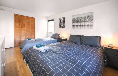 Front House 3 bedroom flat nice street, walk to BART, shops - Photo 23