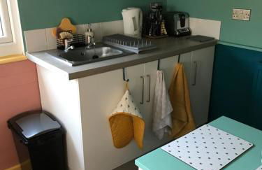 Poplar Lodge, Dee Valley Stays - cosy microlodge with detached private shower & WC - Photo 16