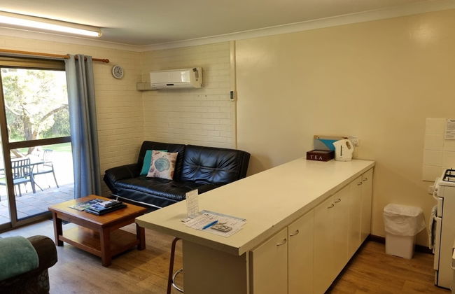 Emu Beach Chalets - Photo 14