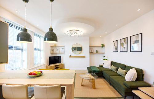 Aura - Elegant Retreat in Prime Leeds Location! - Foto 5