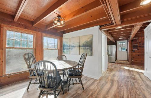 Renovated 1950s Barndominium Pet-Friendly & Modern - Foto 5