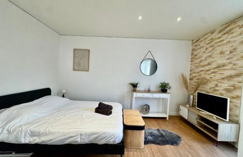 Studio lumineux avec balcon - Calme et idéal - Foto 8