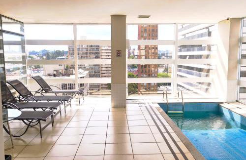 Apto 2qts, Ar Condicionado, Piscina, Churrasqueira, Finamente Mobiliado e Decorado - Foto 15