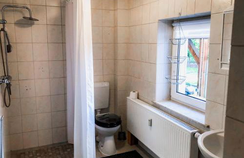 Preiswerte Apartments für Monteure, WLAN, Smart-TV & kostenfreie Parkplätze - Foto 12