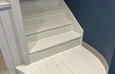 Duke of Monmouth penthouse luxury apartment Lyme Regis 3 bedroom parking Hot tub Garden dog friendly - Photo 27