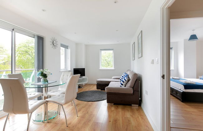 Skyvillion - Tower Point Enfield 1bed W Balcony - Foto 1