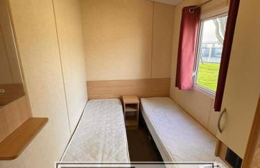 3 Bed Caravan - Sleeps 8 - Pet Friendly, Parking - Foto 85