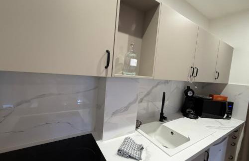 Cocon rénové près du tram - Photo 34