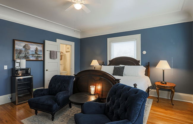 Offutt Manor - Photo 3