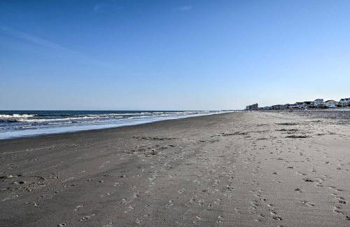 Couples Retreat with Balcony in Surfside Beach! - Foto 19