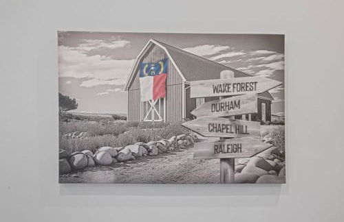 NEW Luxury Condo, Rooftop Terrace, EV Charger! - Foto 30