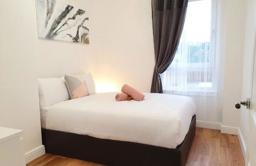 Glasgow Comfortable and Modern 3 Bedroom Mid Terraced Villa - Foto 7