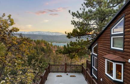 Scenic North Shore Stay w Games Near Snow Summit Lakeview Lodge by AvantStay - Foto 11