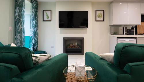 Caer Fedwen Barns Dyffryn Cottage King bed self catering with Hot Tub - Foto 2