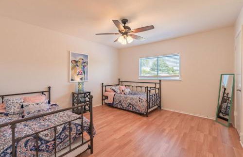 Luxury 5BR House with Pool by SeaWorld & Lackland - Foto 38