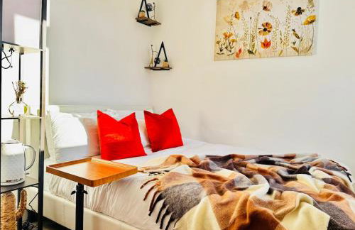 4BR Heathrow Base Free Parking Fast Wi-Fi - Foto 2