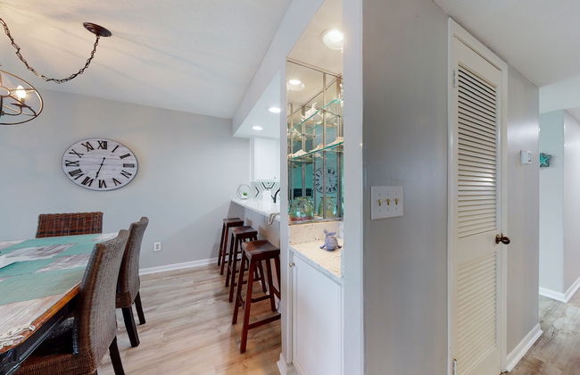 Romar Tower Condos - Photo 18