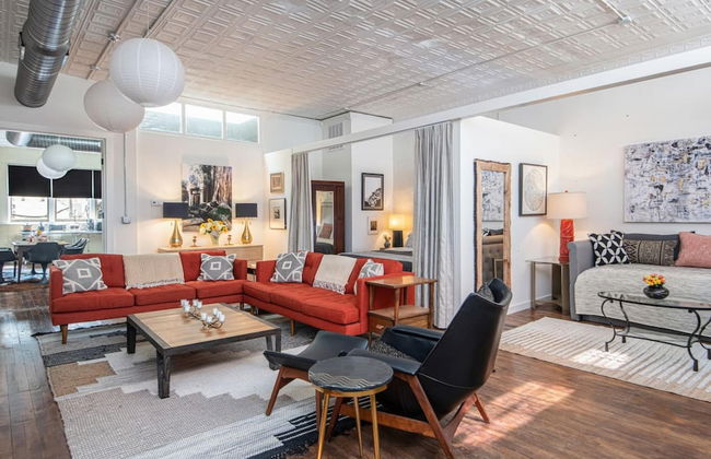 High-design Loft on Historic Alley Park Free - Photo 1