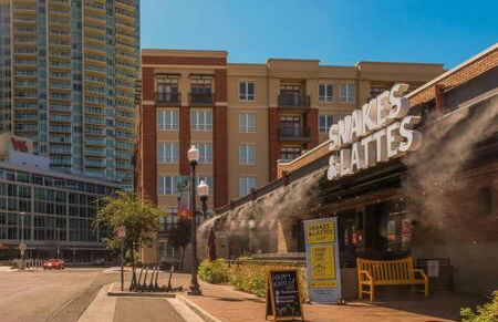 Modern 2BR CozySuites on Town Lake waterfront 13 - Foto 34