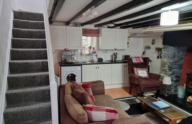 2 Bed House - Sleeps 3 - Garden - Parking - Wifi - Photo 9