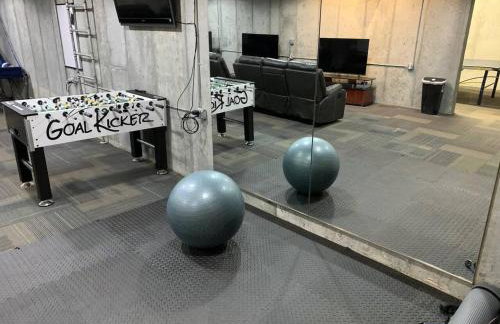 25-Bed, Amenity-Rich Estate in a Private Forest - Foto 59