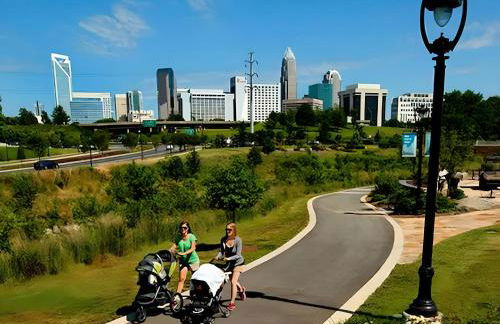 Charlotte tiny Home getaway 5 min to lake Wylie - Foto 18