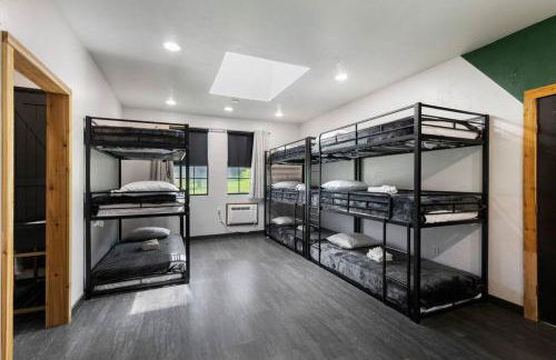 LUX Treehouse on Private Lake next to Lake Conroe with Game room, Paddleboards, Lake Views, and more! - Foto 76