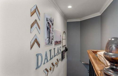 Luxury 4BR Dallas Home with Game Room and Fire Pit - Foto 18