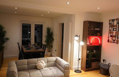 Premium 3BR House - Loughton - by Rent Squared LTD - Foto 16