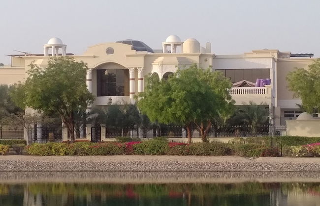 Emirates Hills Lake View Villa - Foto 1