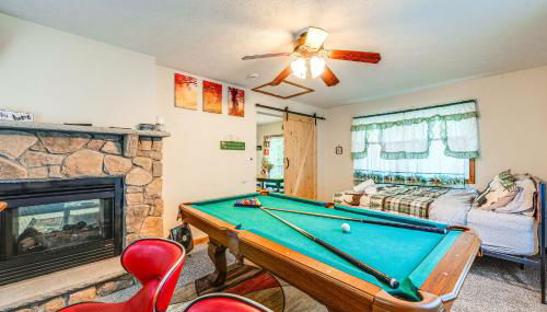 Private Hot Tub and Lake Access Poconos Escape! - Foto 3