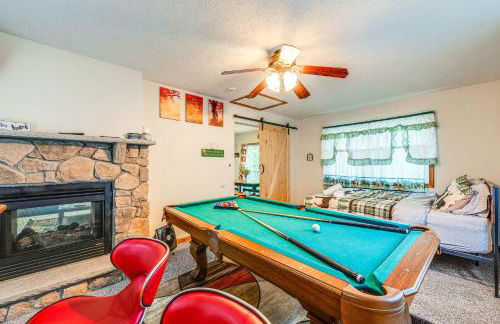 Private Hot Tub and Lake Access Poconos Escape! - Foto 3