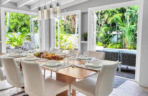 Steps to Beach, Pool, Backyard Oasis, Game Room - Foto 31