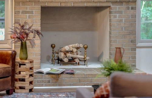 Secluded Retreat w Hot Tub, FirePit & Pool Access - Foto 9