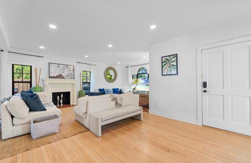 Sunny 4BR Getaway Pool & Private Guest Suite - Foto 16