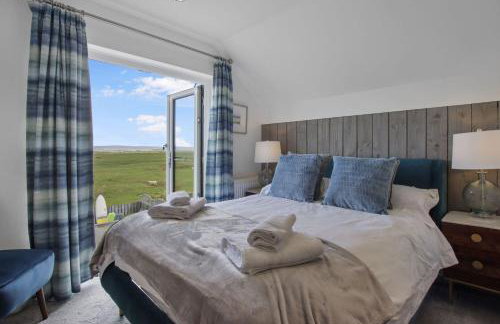 Luxury 4 bed beachside home with coastal views - Foto 3