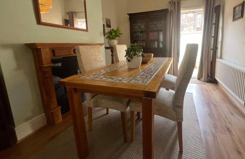 2025 Award Winner Liverpool Strawberry House - 3 Bedrooms - Foto 12