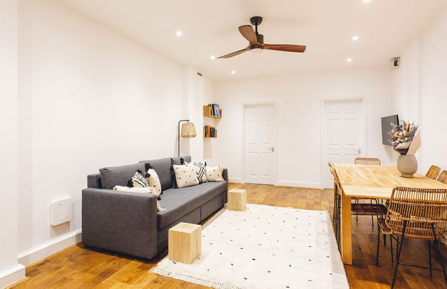 2 Bed Apartment Right on Trafalgar Square - Photo 29