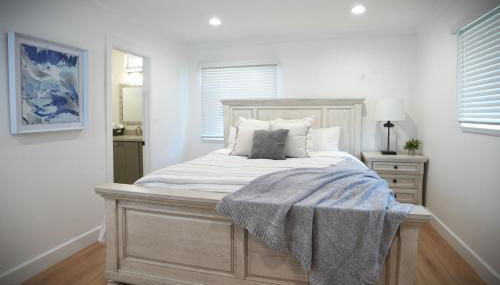 Awesome 5 bedroom 3 bath pool home with in-ground jacuzzi - Foto 2