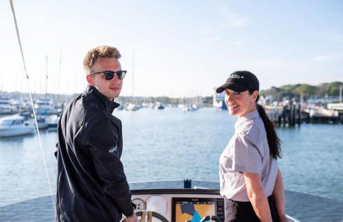 2BR Heated Yacht, Lymington Centre, Beautiful View - Photo 9