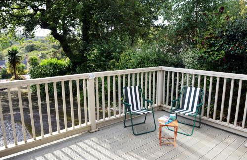 Valley Retreat - Peaceful Location, Walk to Beach, Parking - Photo 26