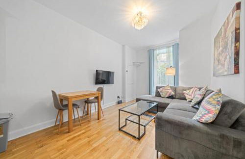 Modern Holyrood 1 Bedroom Apartment - Edinburgh - Photo 3