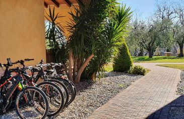 Garda Hill Boutique Apartments with Panoramic Pools e Agriturismo - Foto 19