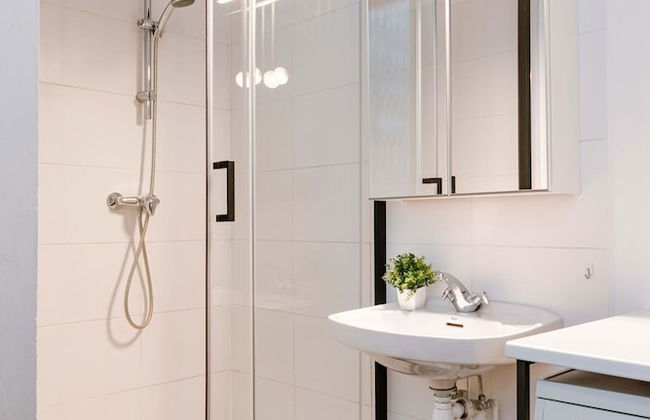 Charming Mansion in Vibrant Antwerp - Photo 68