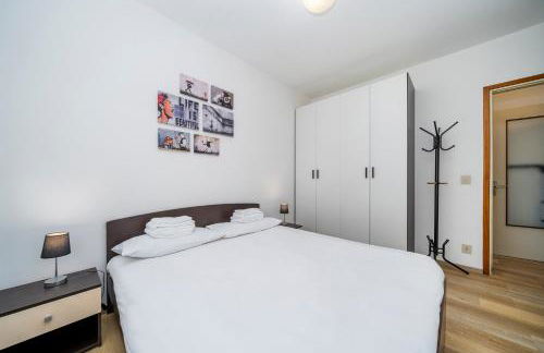 GuestHost - Zia Dina APT - with Balcony - Foto 11